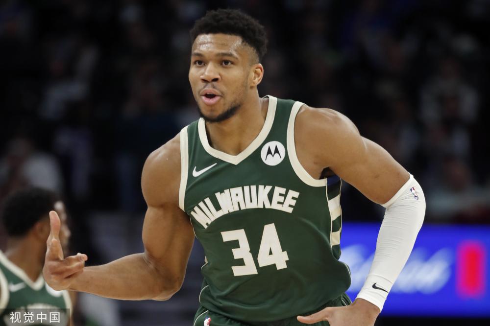 在讨论梅西 在讨论梅西