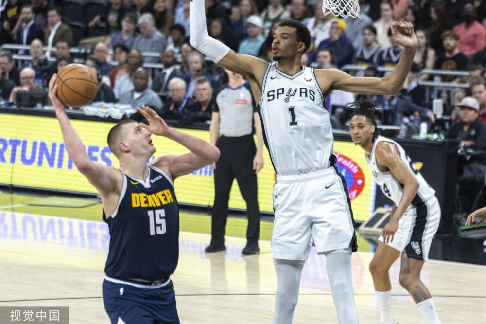 而是在面对 而是在面对